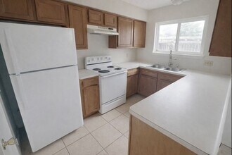 2155 Hazlitt Dr in Houston, TX - Building Photo - Building Photo