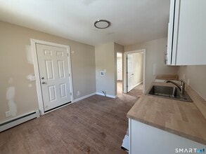 14 Smith St in Ansonia, CT - Building Photo - Building Photo