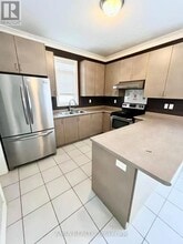 1137 Quick St in Newmarket, ON - Building Photo - Building Photo