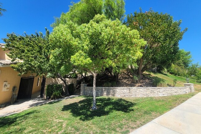 28455 Santa Catarina Rd in Santa Clarita, CA - Building Photo - Building Photo