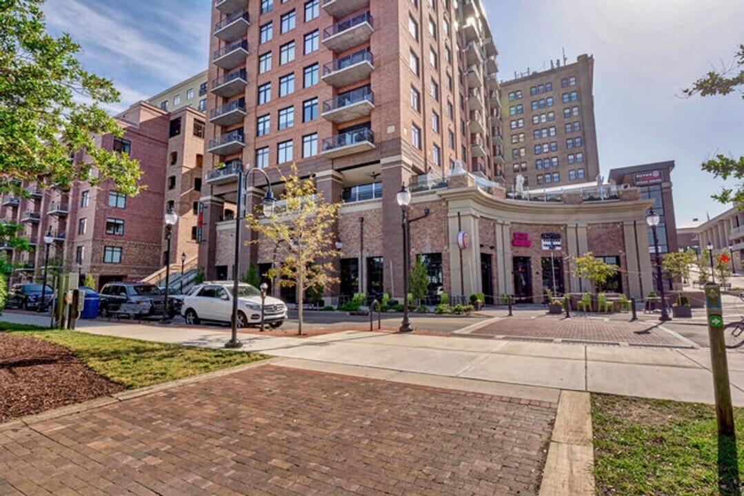 240 N Water St in Wilmington, NC - Foto de edificio