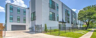 4905 Live Oak St in Dallas, TX - Building Photo