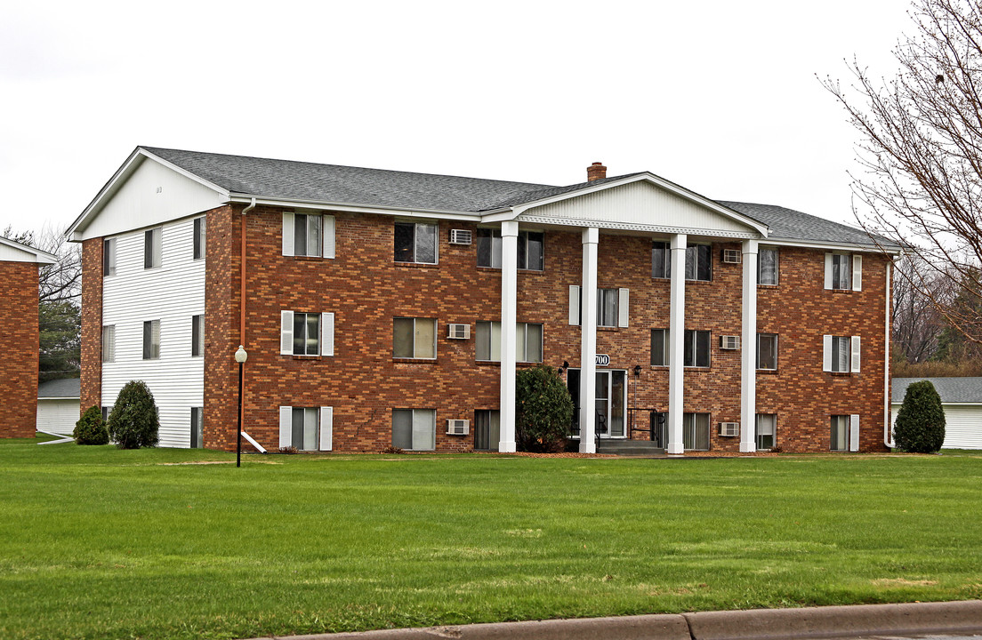 Thomasville Apartments in White Bear Lake, MN - Building Photo