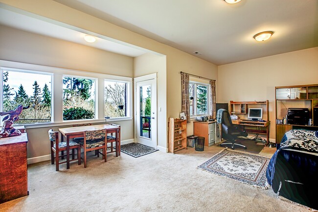 560 Wilderness Peak Dr NW, Unit 1 in Issaquah, WA - Building Photo - Building Photo