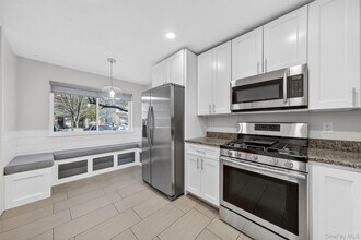 175 Sterling Pl in Highland, NY - Building Photo - Building Photo