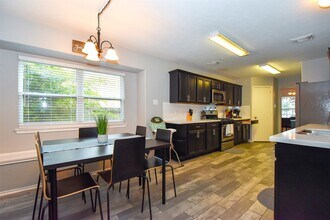 11007 Shumard Oak Ct in Houston, TX - Building Photo - Building Photo