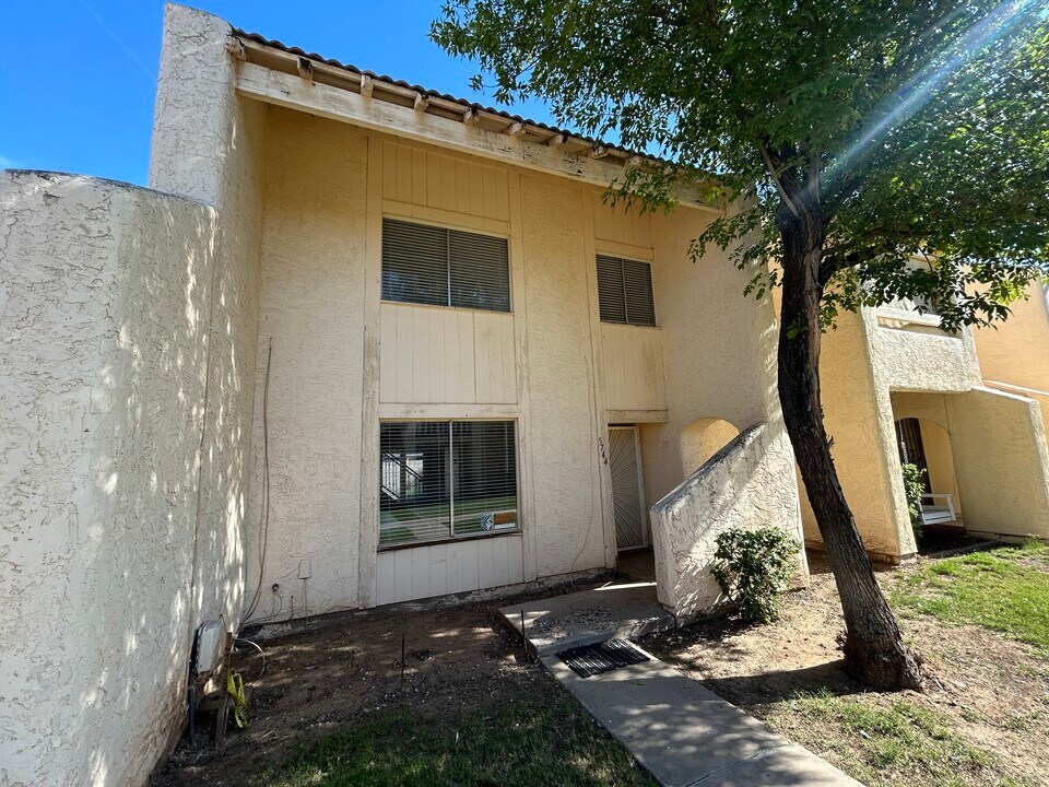 5744 N 44th Ave in Glendale, AZ - Foto de edificio