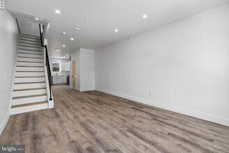 458 W Earlham Ter in Philadelphia, PA - Building Photo - Building Photo