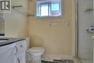 6 Bellbury Crescent in Toronto, ON - Building Photo - Building Photo