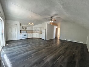 576 3 Skalkaho Hwy in Hamilton, MT - Building Photo - Building Photo