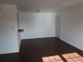 Arbor Brook Apartments in Portsmouth, VA - Building Photo - Interior Photo