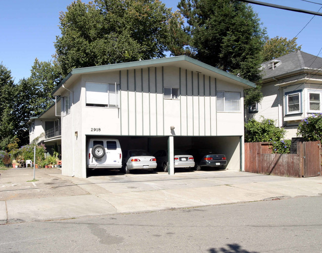 2918 Deakin St in Berkeley, CA - Building Photo - Building Photo