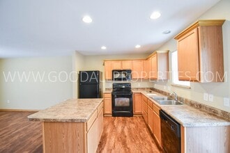 15404 Townsend Ave in Urbandale, IA - Building Photo - Building Photo
