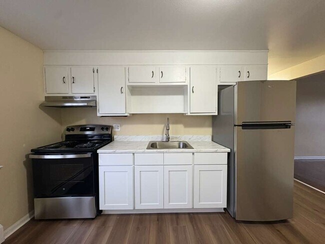 880 First Ave, Unit 4 in West Haven, CT - Building Photo - Building Photo