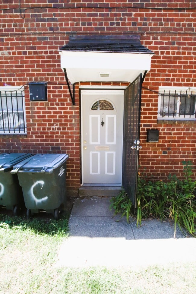 126 Joliet St SW, Unit C in Washington, DC - Building Photo - Building Photo