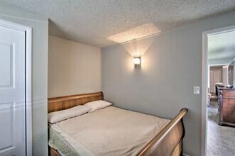 8417 Penny Ln in Anderson Island, WA - Building Photo - Building Photo