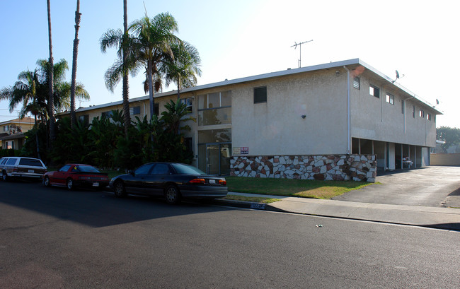 12726 Truro Ave in Hawthorne, CA - Foto de edificio - Building Photo