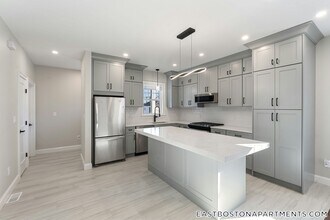 120 St Andrew Rd, Unit 1 in Boston, MA - Building Photo - Building Photo