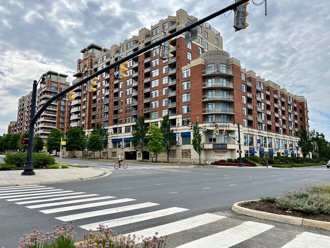 property at 3600 S Glebe Rd