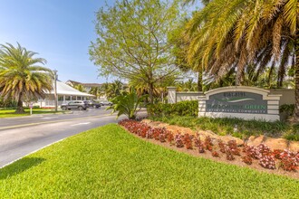 Flats on the Green in Tamarac, FL - Foto de edificio - Building Photo