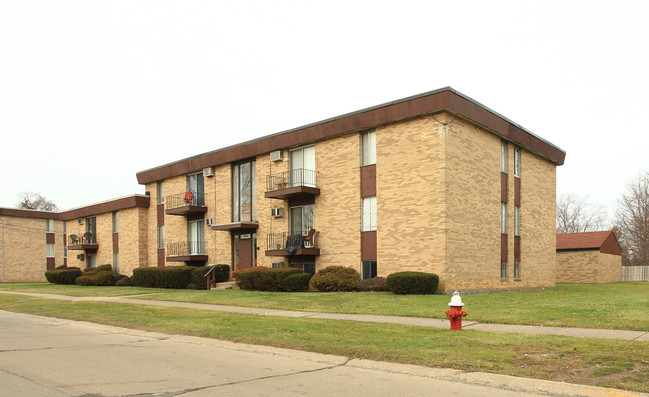 15229 Maple Park Dr in Maple Heights, OH - Foto de edificio - Building Photo