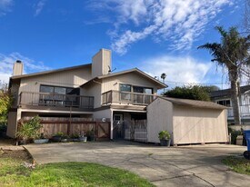 173 Birch Ave in Cayucos, CA - Building Photo