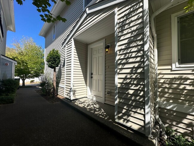 2639 Erwin Ave in Dupont, WA - Building Photo - Building Photo