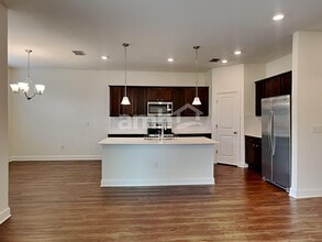 1016 Walden Pond Dr in Plant City, FL - Foto de edificio - Building Photo