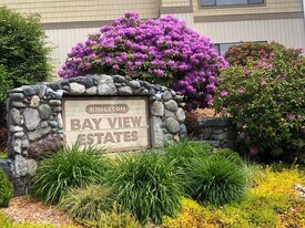 26425 NE Pennsylvania Ave in Kingston, WA - Building Photo