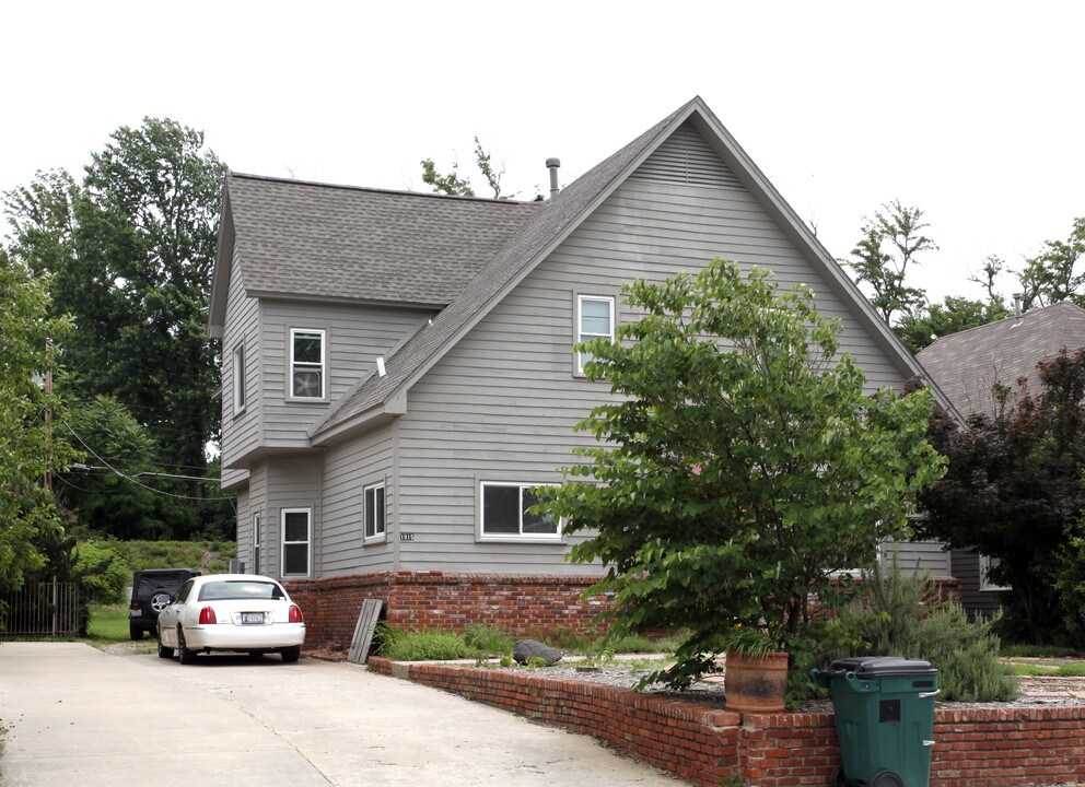 1915 S Boston Ave in Tulsa, OK - Building Photo
