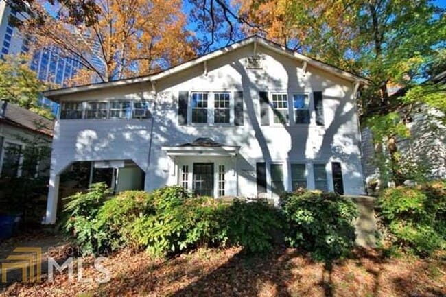 property at 32 Highland Dr NE