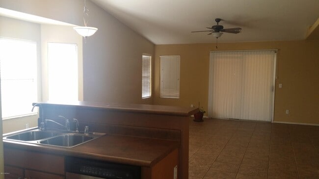 6622 S 25th Ave in Phoenix, AZ - Building Photo - Building Photo