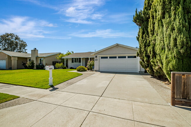 6221 Broadway Ave in Newark, CA - Building Photo - Building Photo