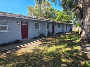 13500 W Rena Dr in Largo, FL - Building Photo - Building Photo