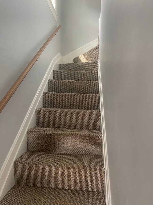 16 Hanna St, Unit Super Duper in Quincy, MA - Foto de edificio - Building Photo