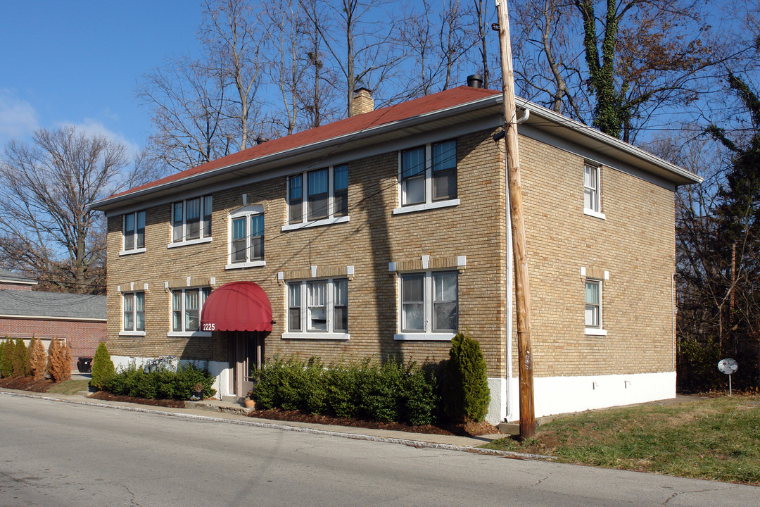 2225 Dorothy Ave in Louisville, KY - Foto de edificio