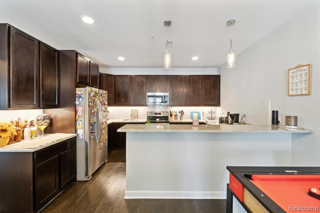 5662 Arbor Chase Dr in Ann Arbor, MI - Building Photo