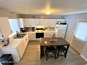 303 Meadowbrook Ln in Jacksonville, NC - Building Photo - Building Photo