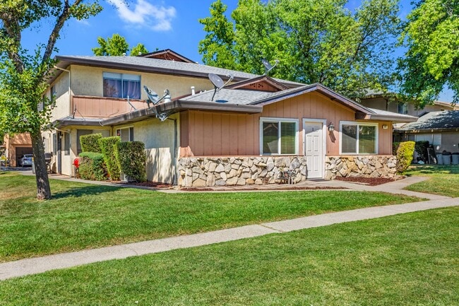 3671 Galena Dr in Auburn, CA - Building Photo - Building Photo