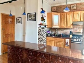 4910 Vernon Blvd, Unit 3F in Long Island City, NY - Foto de edificio - Building Photo