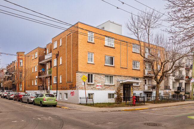 2915 Laurier Av E