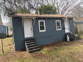 3516 Bullard St in Hope Mills, NC - Building Photo