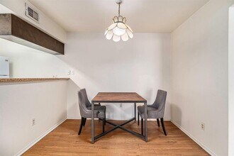 8201 Richmond Ave. in Houston, TX - Building Photo - Building Photo