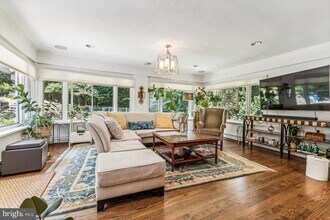 1506 Woodacre Dr in McLean, VA - Building Photo - Building Photo