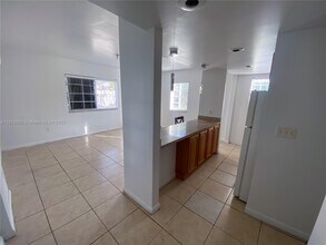 7130 Rue Versailles Dr in Miami Beach, FL - Building Photo - Building Photo
