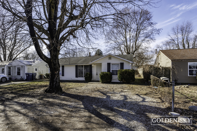 1609 S Oakdale Dr in Yorktown, IN - Foto de edificio
