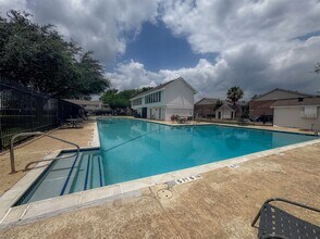 14721 Perthshire Rd in Houston, TX - Building Photo - Building Photo