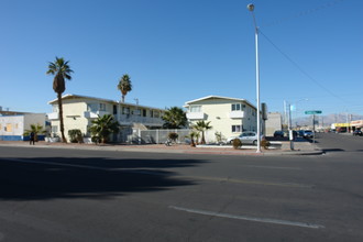 Esquire Apartment in Las Vegas, NV - Building Photo - Building Photo