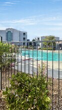 6955 N Durango Dr in Las Vegas, NV - Building Photo - Building Photo