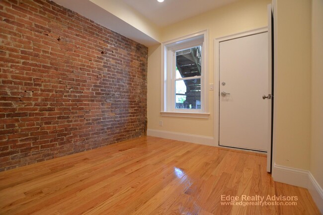 79 Brighton Ave, Unit 2 in Boston, MA - Building Photo - Building Photo